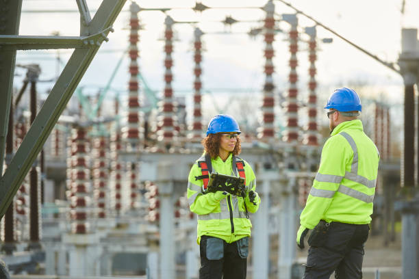 Best Affordable Emergency Electrician  in Huntsville, AR